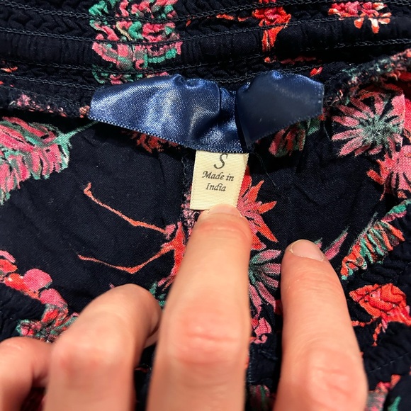 Francesca’s Flamingo Pattern Short - Picture 2 of 2